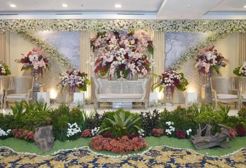 Cavinton Hotel Malioboro Yogyakarta By Tritama Hospitality