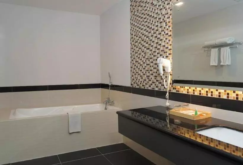 Cavinton Hotel Malioboro Yogyakarta By Tritama Hospitality