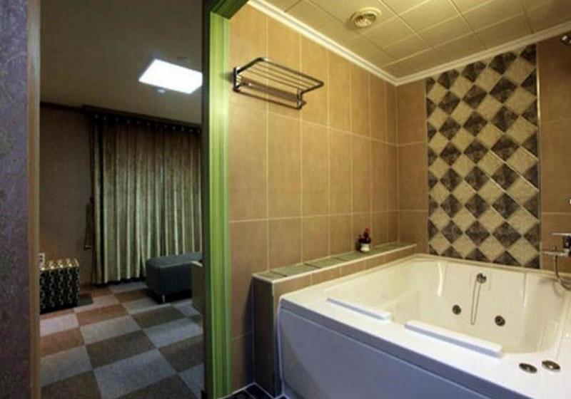 호텔 Chuncheon Tourist