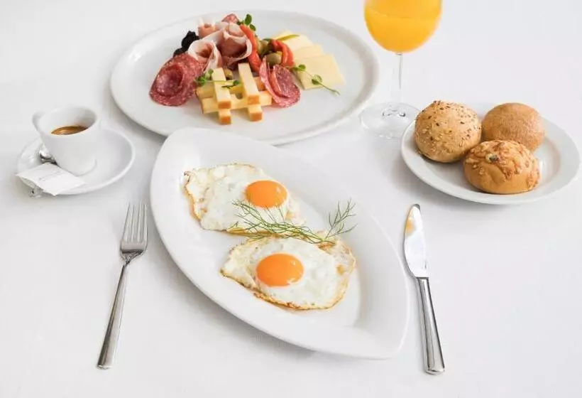 هتل Dependences  San Simon Resort