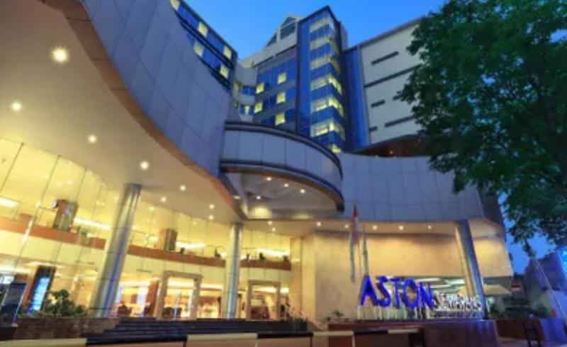 בית מלון כפרי Golden City  And Convention Center