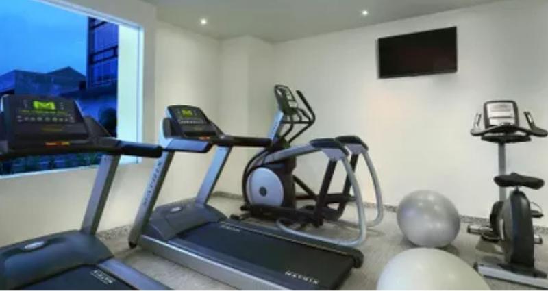 בית מלון כפרי Golden City  And Convention Center