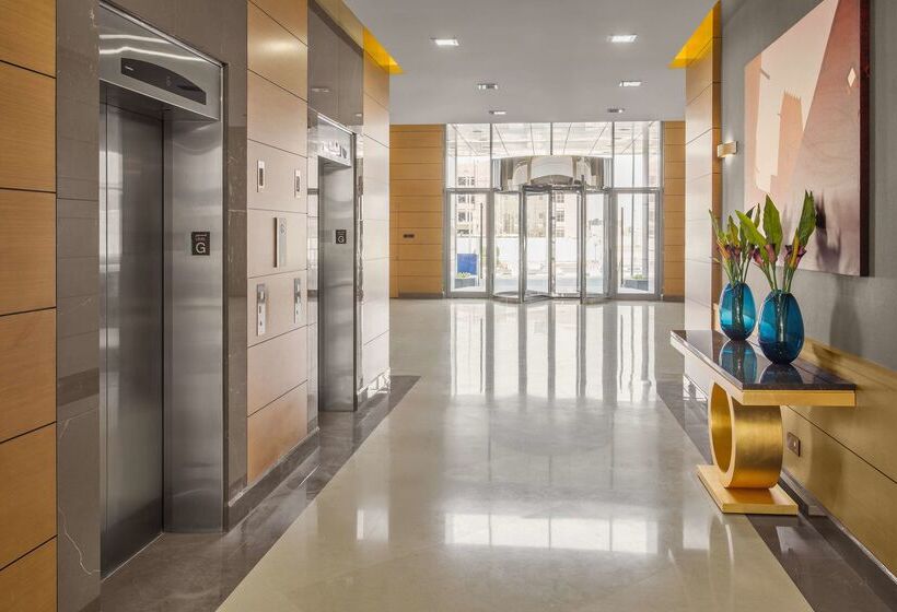 هتل Hilton Garden Inn Tabuk