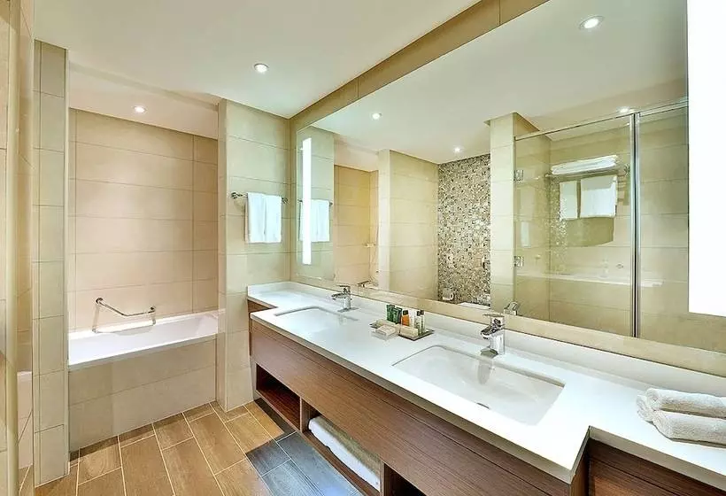 هتل Hilton Garden Inn Tabuk