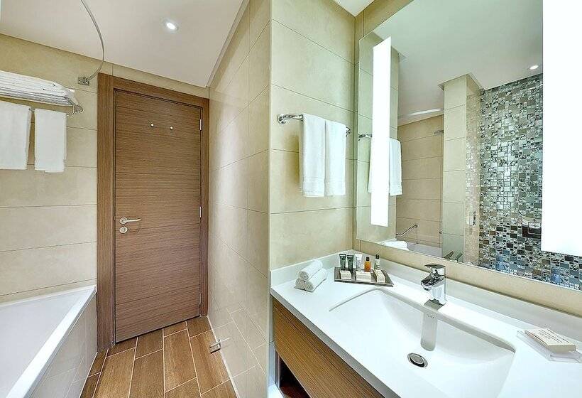 هتل Hilton Garden Inn Tabuk