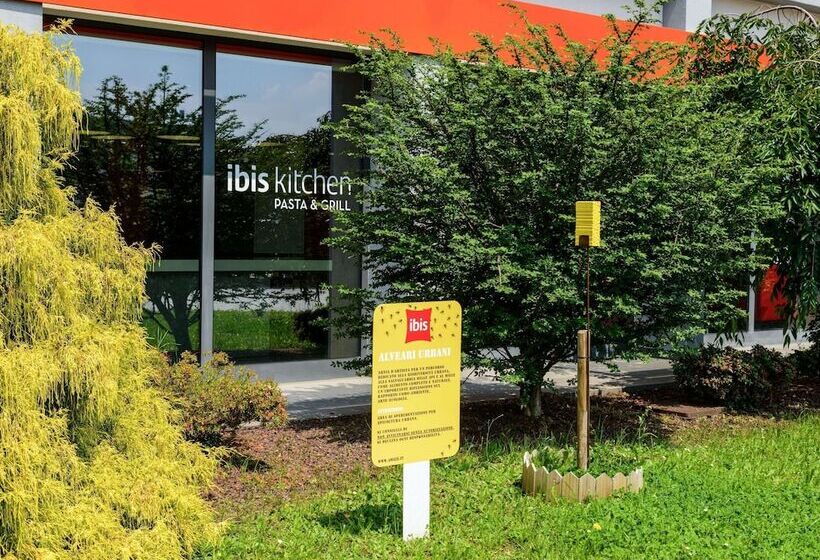 ホテル Ibis Milano Fiera