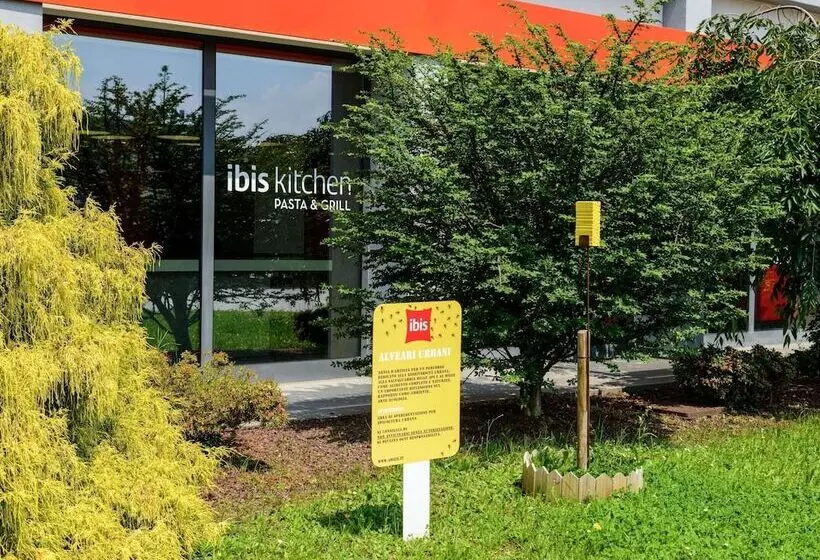 ホテル Ibis Milano Fiera