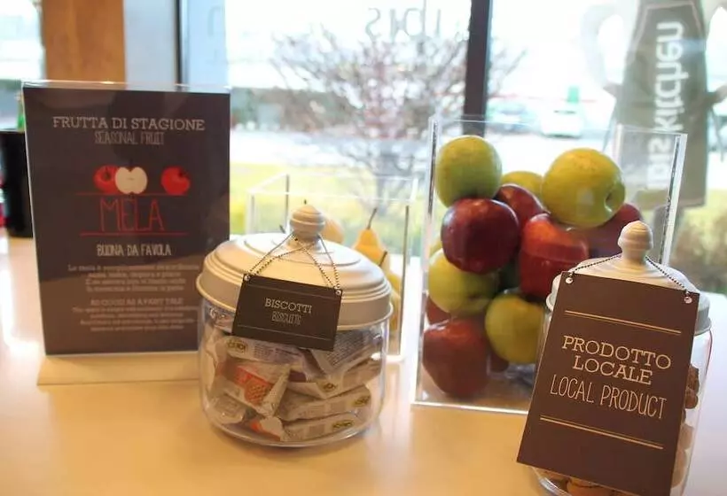 ホテル Ibis Milano Fiera