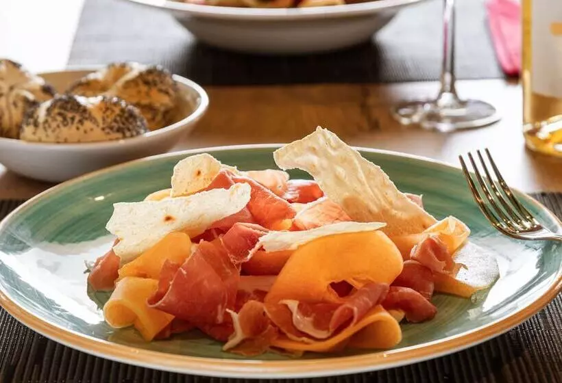 ホテル Ibis Milano Fiera