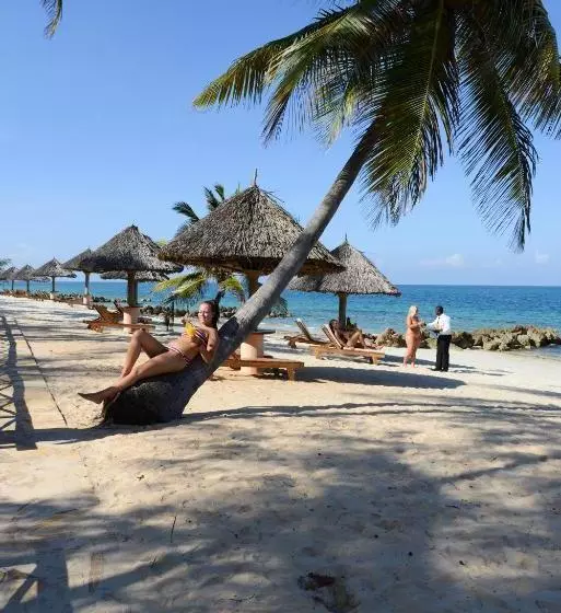 هتل Ledger Plaza Bahari Beach