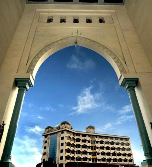 Отель Madani Medan  Syariah