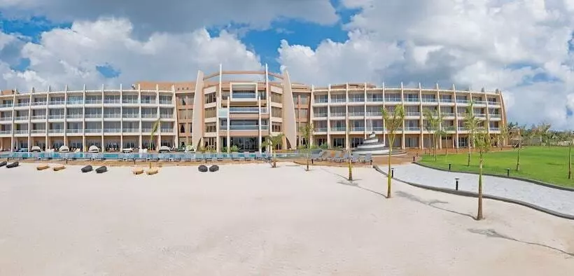 هتل Ramada Resort By Wyndham Dar Es Salaam
