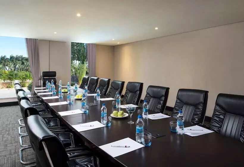 هتل Ramada Resort By Wyndham Dar Es Salaam