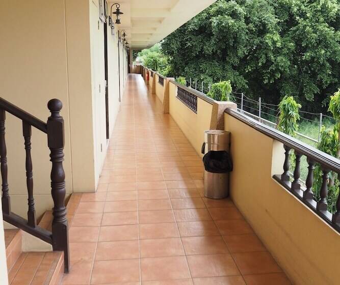 בית מלון כפרי Villa Thongbura