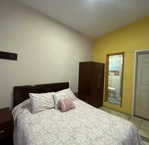 هتل San Fernando Inn