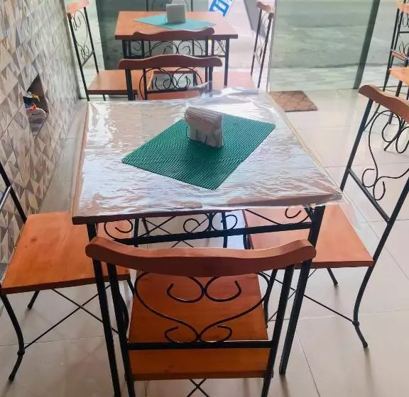 پانسیون Pousada Familia Aparecida