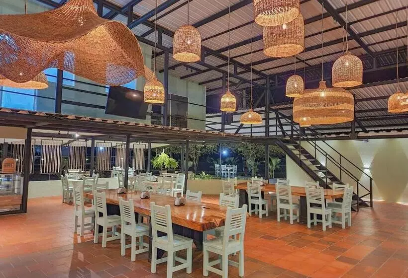 Hotelli Capri Doradal