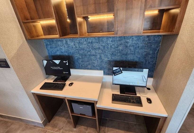 בית מלון כפרי Hawthorn Extended Stay By Wyndham Del Rio