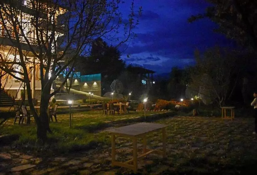 ホテル The Landsby Cottages