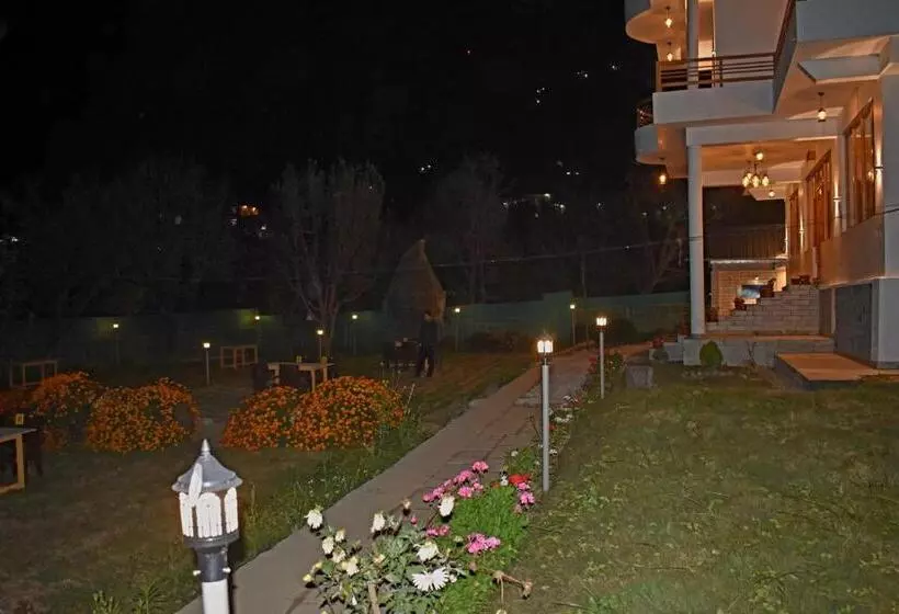 ホテル The Landsby Cottages