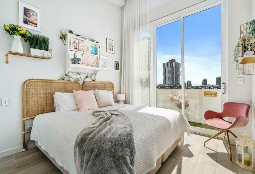 Marque Penthouse Gclr