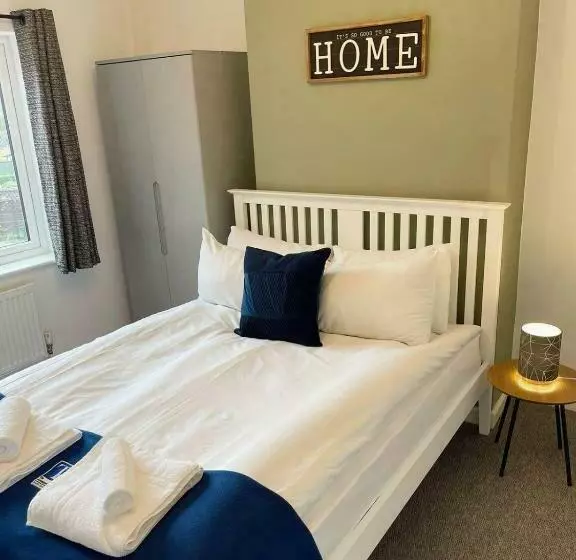 Majatalo Cambridge Studios And Suites By Tas Accommodations