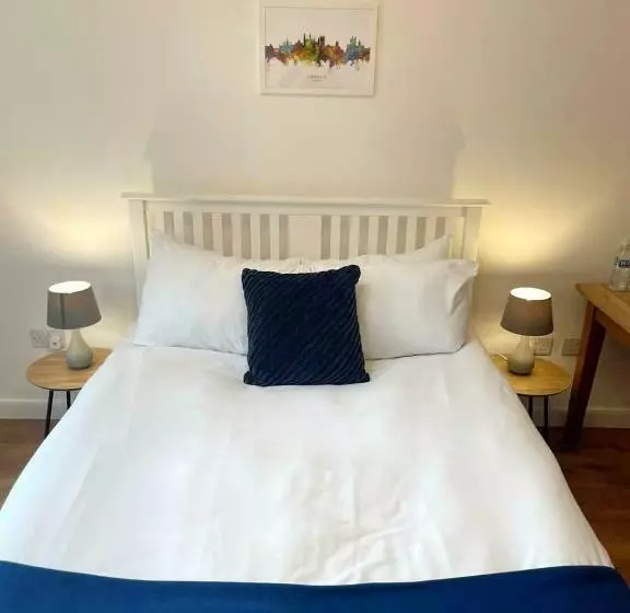 Majatalo Cambridge Studios And Suites By Tas Accommodations