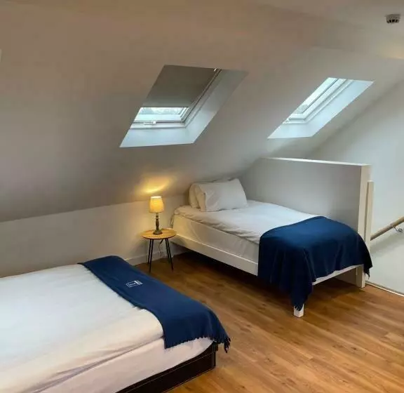 Majatalo Cambridge Studios And Suites By Tas Accommodations