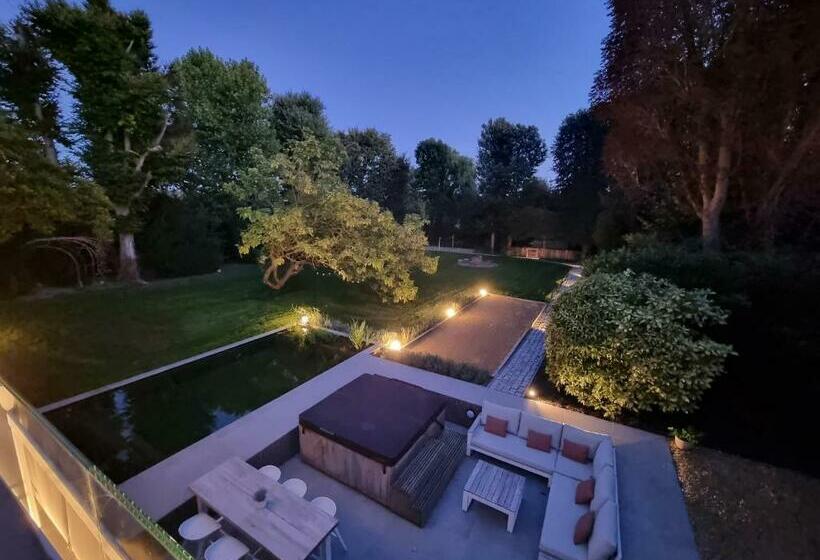 Bed and Breakfast Studio 107