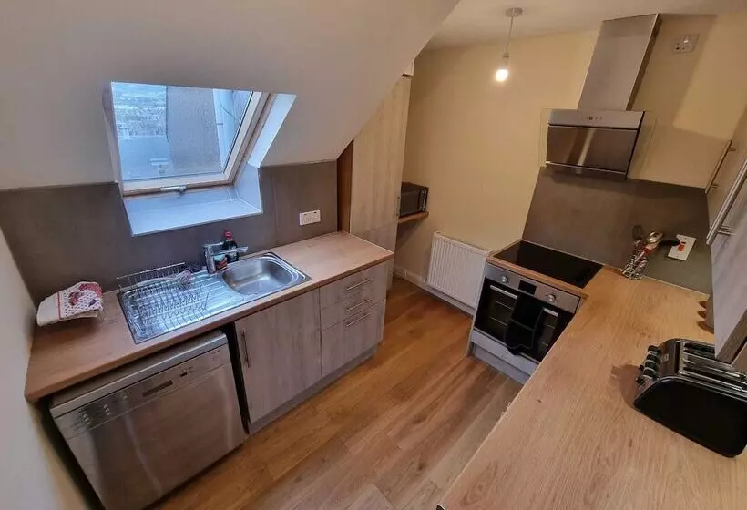 Majatalo Jacobite House