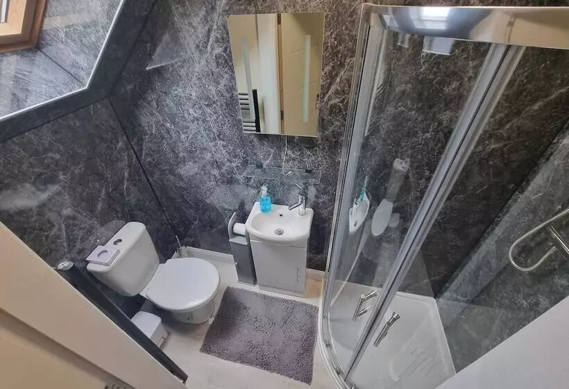 Majatalo Jacobite House