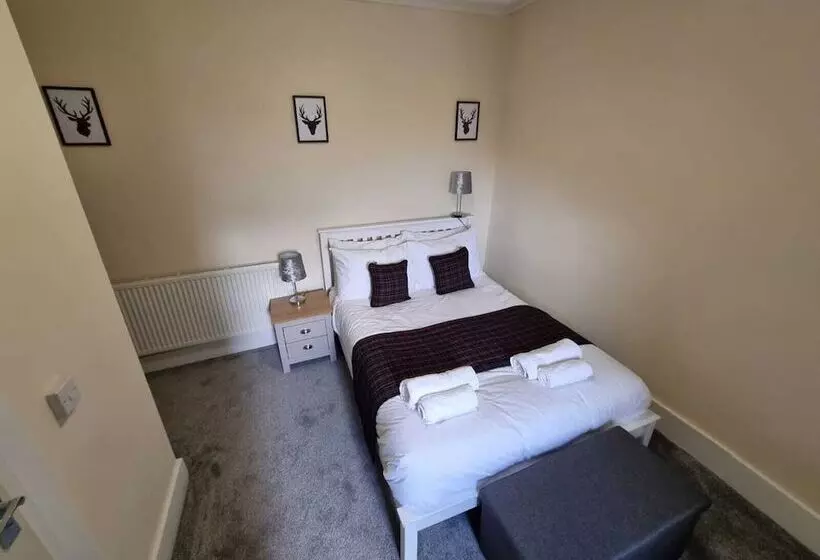 Majatalo Jacobite House