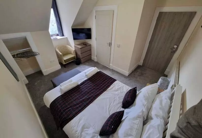 Majatalo Jacobite House