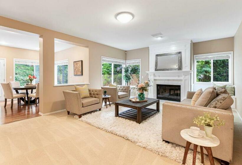 Panzió Upscale Beautiful House In Bellevue, Wa