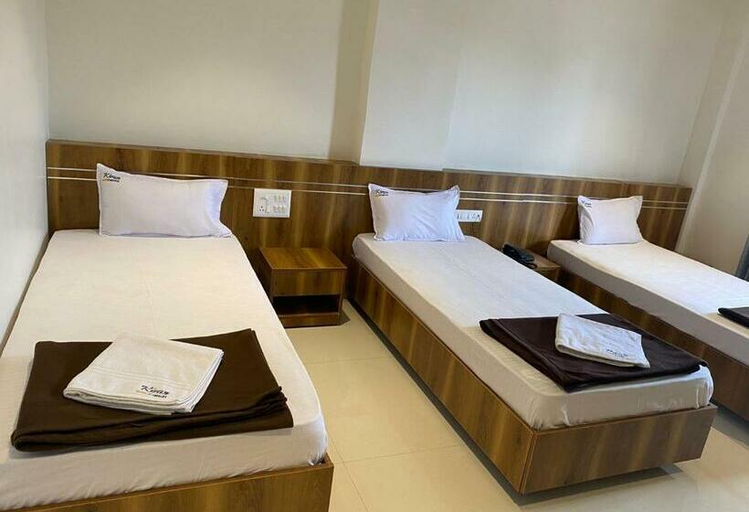 ホテル Kiran Comforts