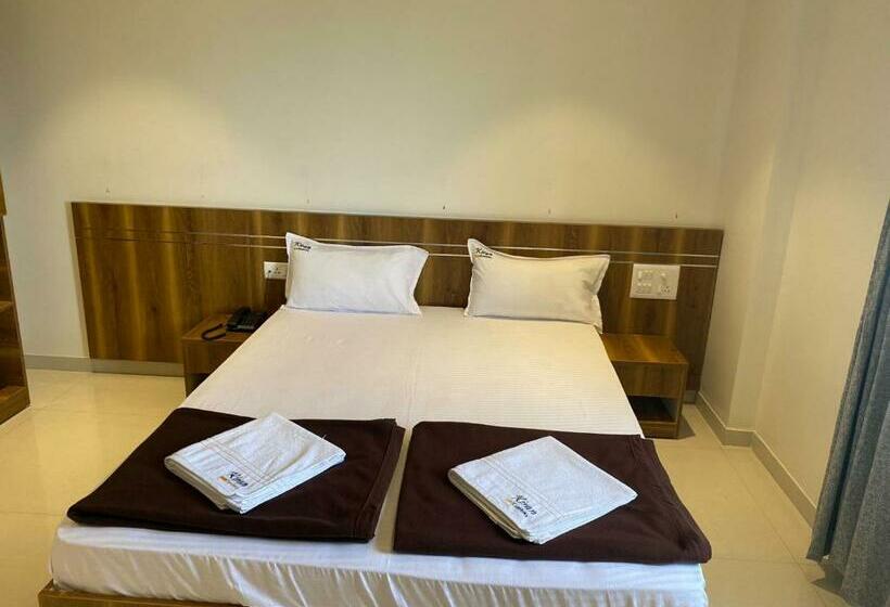 ホテル Kiran Comforts