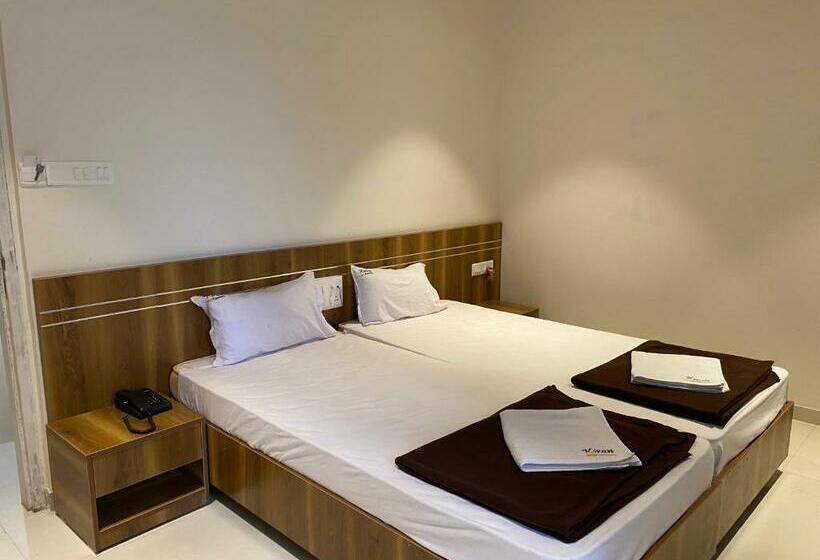 ホテル Kiran Comforts