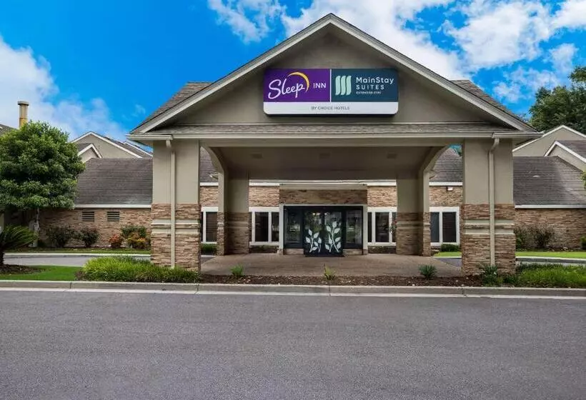 ホテル Mainstay Suites Savannah Midtown