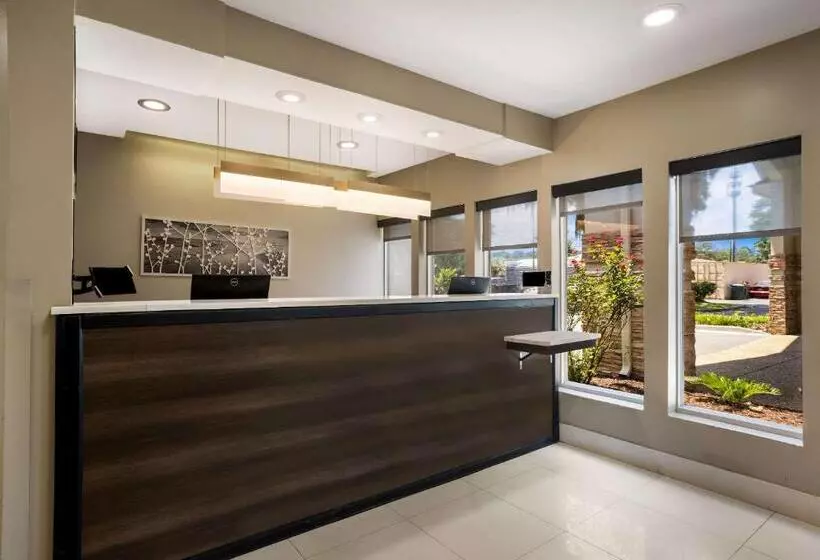 ホテル Mainstay Suites Savannah Midtown