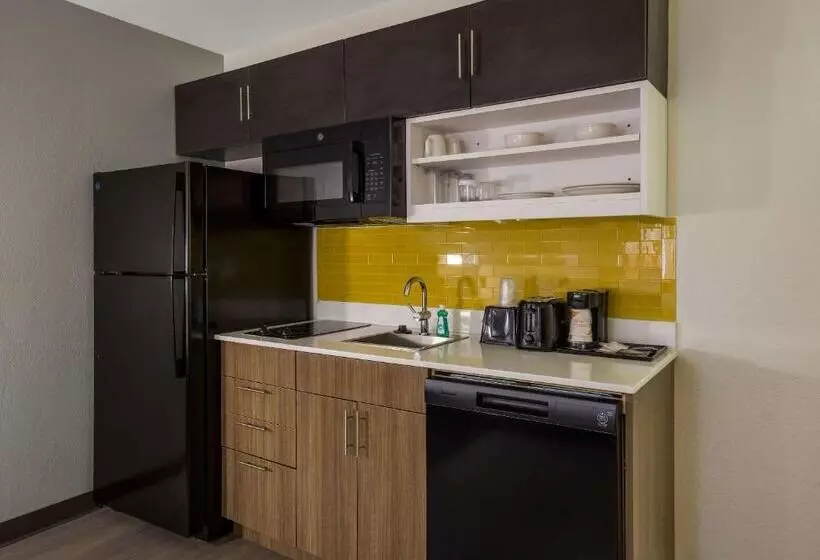ホテル Mainstay Suites Savannah Midtown