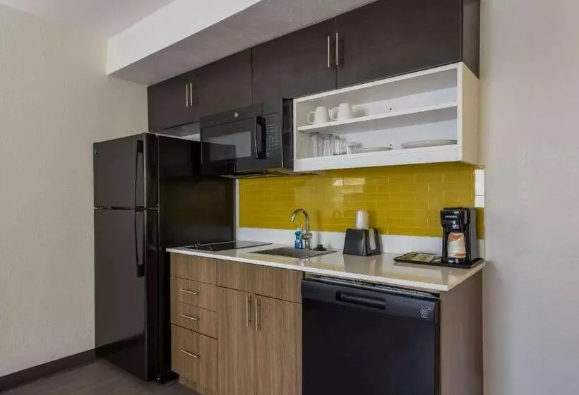 ホテル Mainstay Suites Savannah Midtown