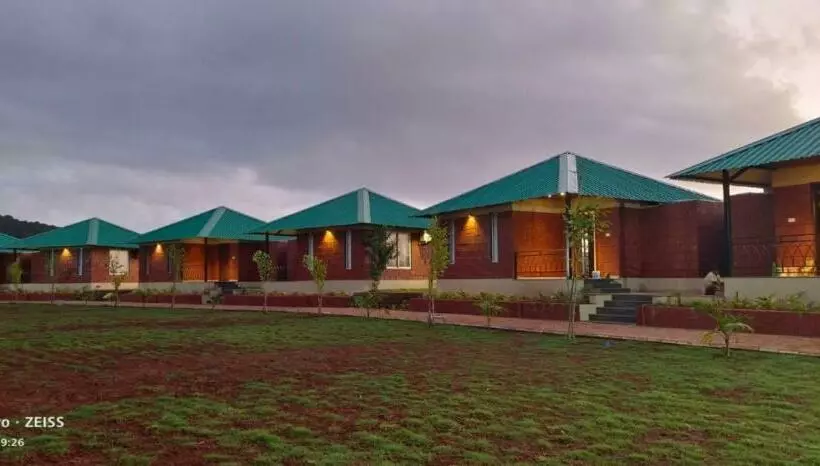 Resort D Clouds Pure Veg, Gaganbawada