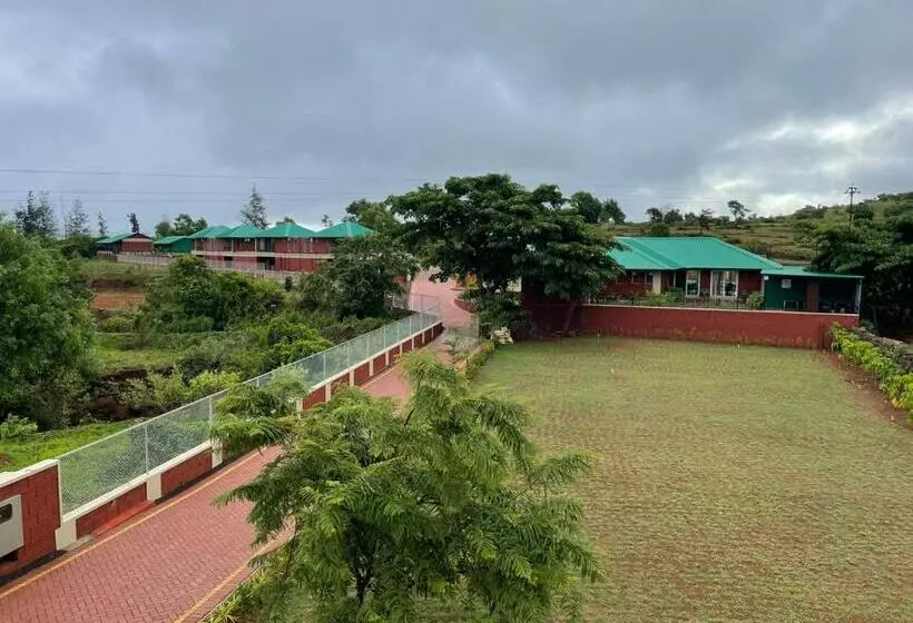 Resort D Clouds Pure Veg, Gaganbawada