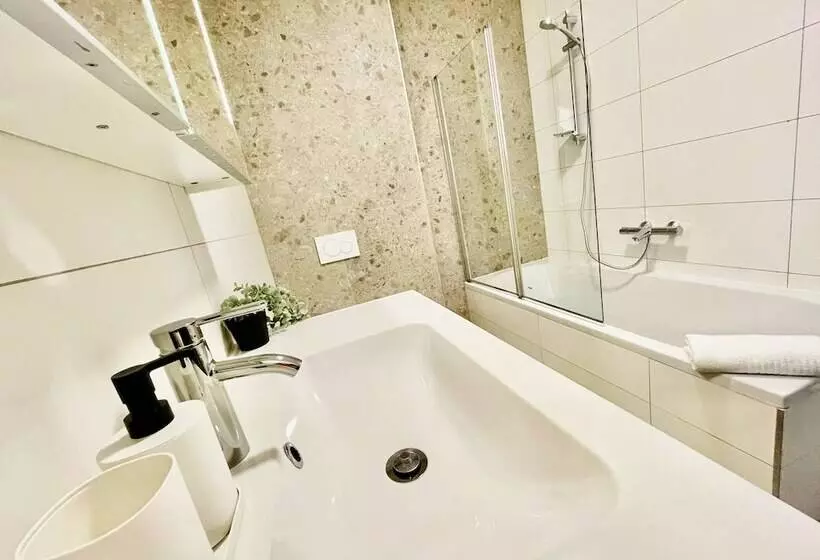 Oneluxstay Near Fashion District