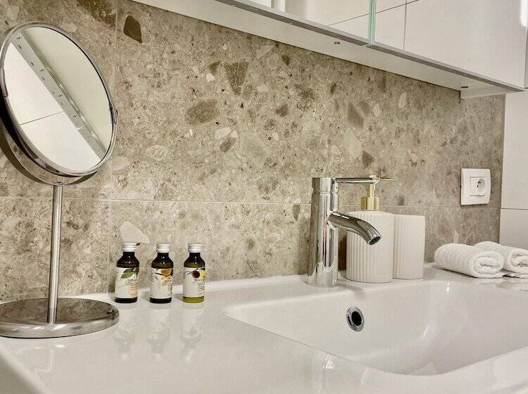 Oneluxstay Near Fashion District