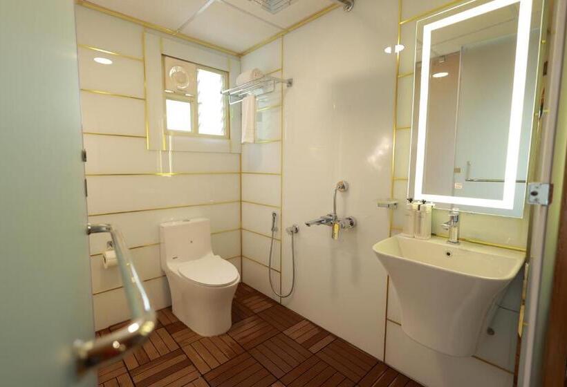 Wooden Ecr Sea Resort