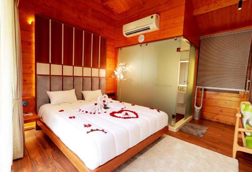 Wooden Ecr Sea Resort