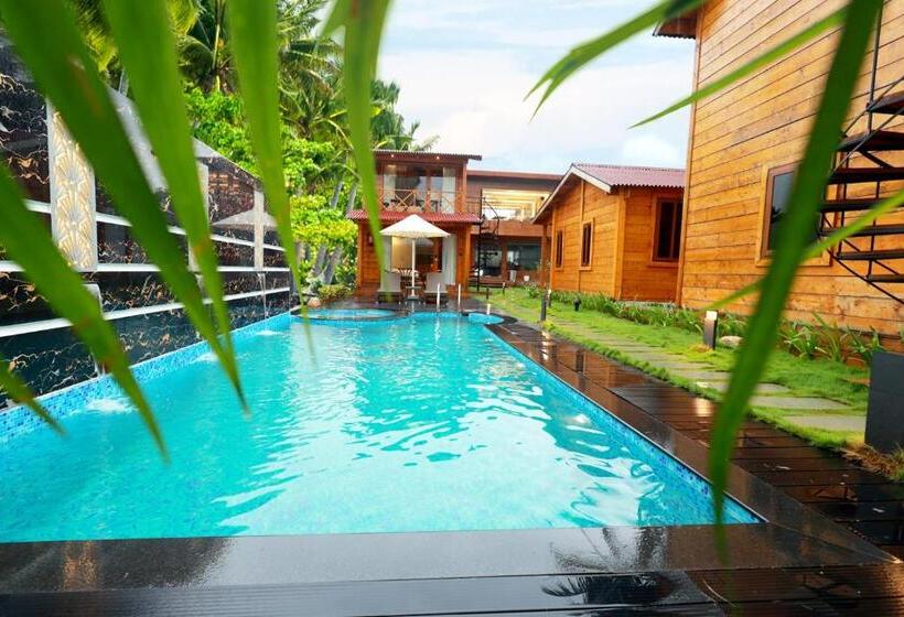 Wooden Ecr Sea Resort