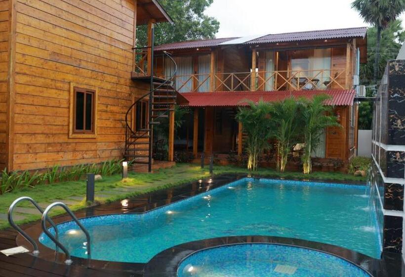 Wooden Ecr Sea Resort