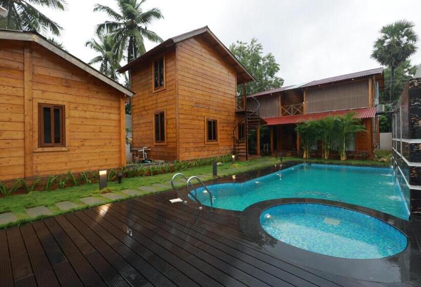 Wooden Ecr Sea Resort